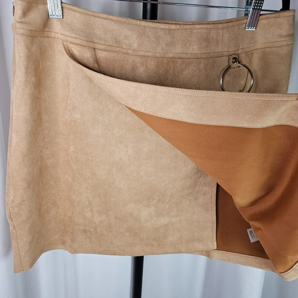 NWT's Soncy size 0 (14w?) faux wrap lined suede‎ skirt w/ chain Y2K Indie Grunge